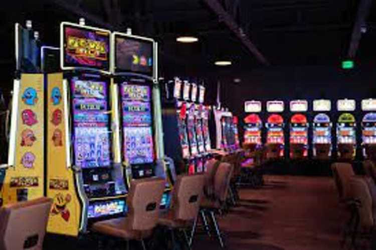 Unleash your winning potential with the thrilling slot machines at Commerce Casino