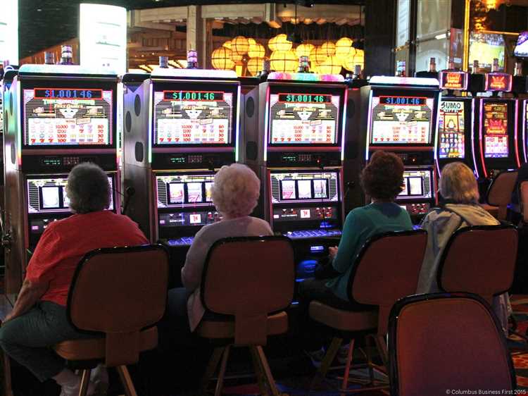 How many slots at hollywood casino