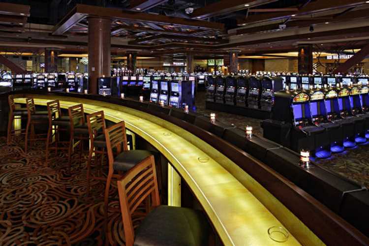 How many slots does downstream casino have