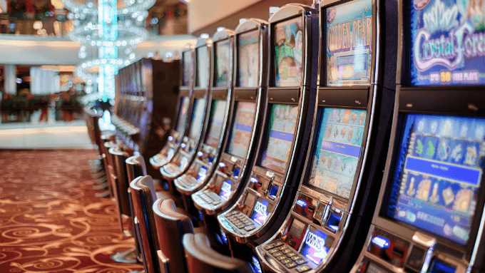 When is the best time to play online casino slots